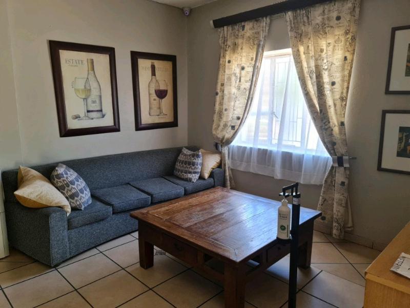 Stellenbosch Travellers Lodge Hostel Экстерьер фото