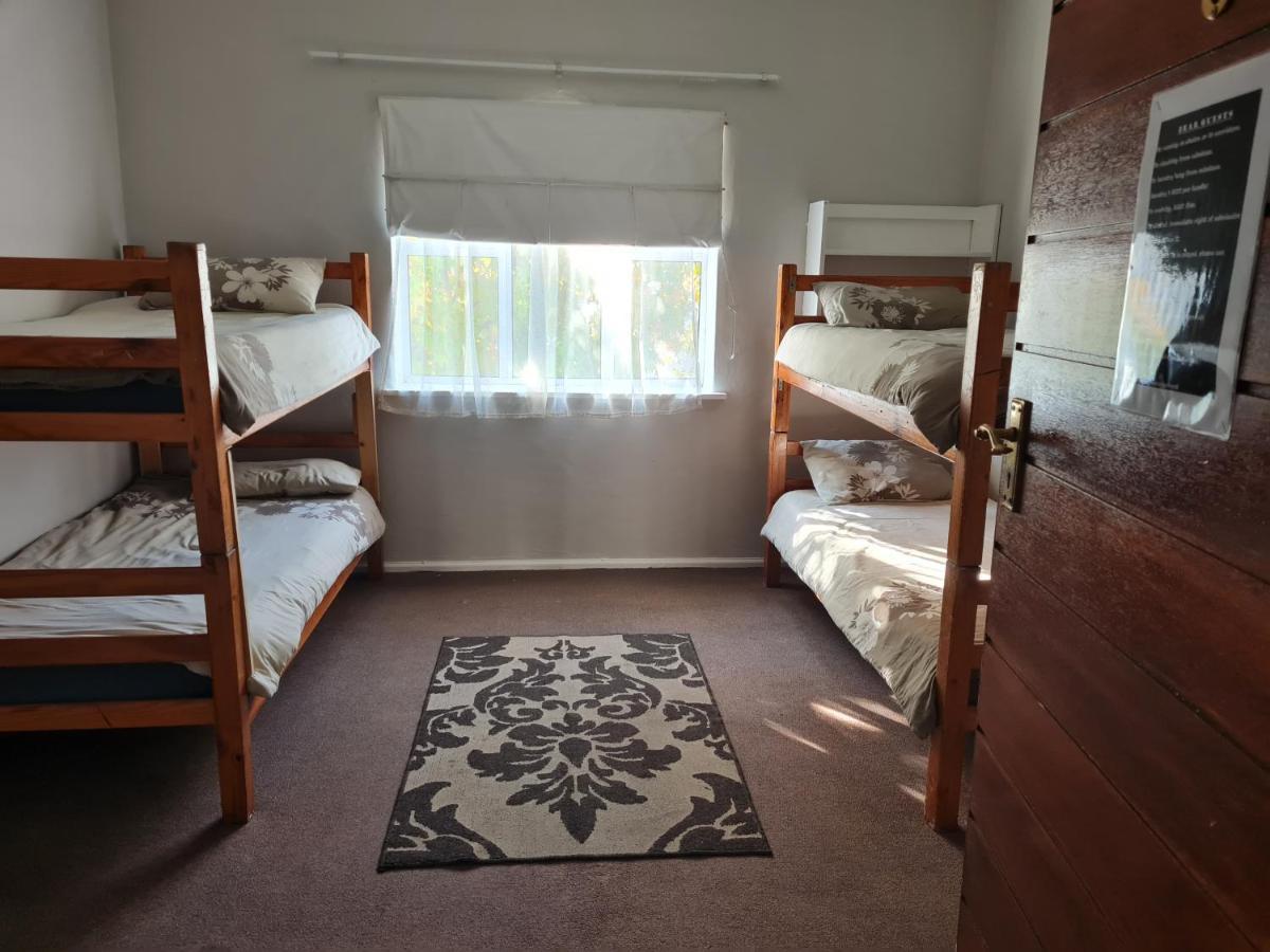 Stellenbosch Travellers Lodge Hostel Экстерьер фото